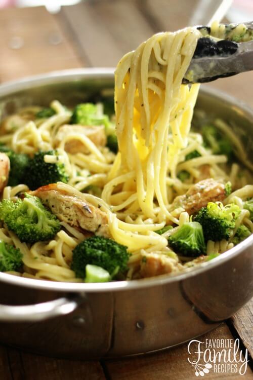 One Pot Skinny Creamy Garlic Noodles, a dinner recipe idea by Favorite Family Recipes