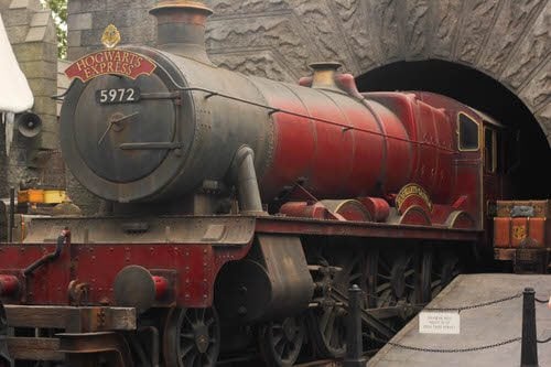 Wizarding World of Harry Potter Hogwarts Express