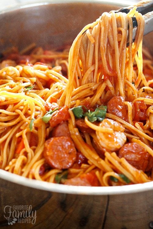 One Pot Jambalaya Pasta Dinner | Favorite Family Recipes