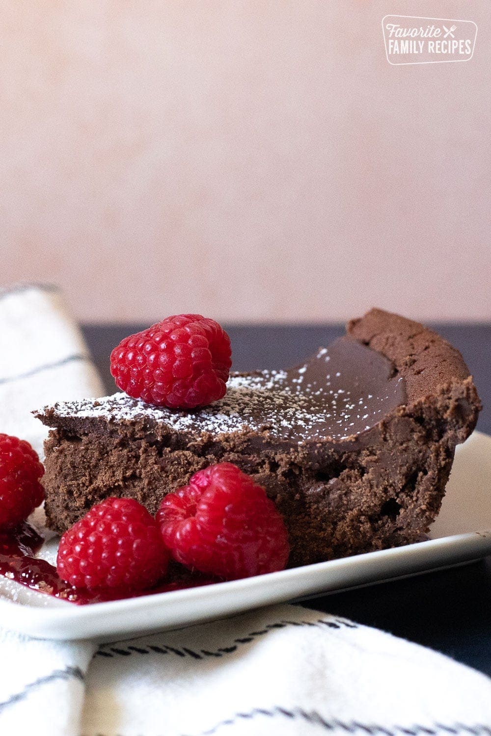 Easy Flourless Chocolate Cake best-flourless-chocolate-cake-recipe-kitchn