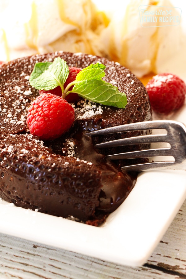Instant Pot Chocolate Lava Cake - Thanksgiving Dessert