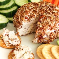 Strawberry Jalapeño Cheese Ball served with crackers