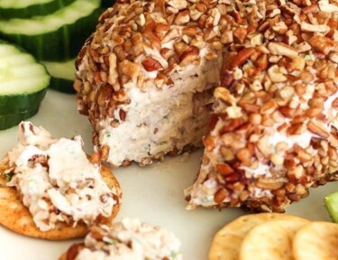 Strawberry Jalapeño Cheese Ball served with crackers