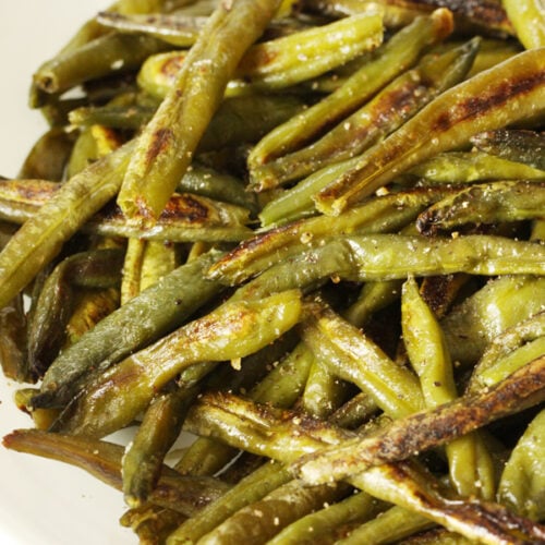 Roasted green beans in a bowl