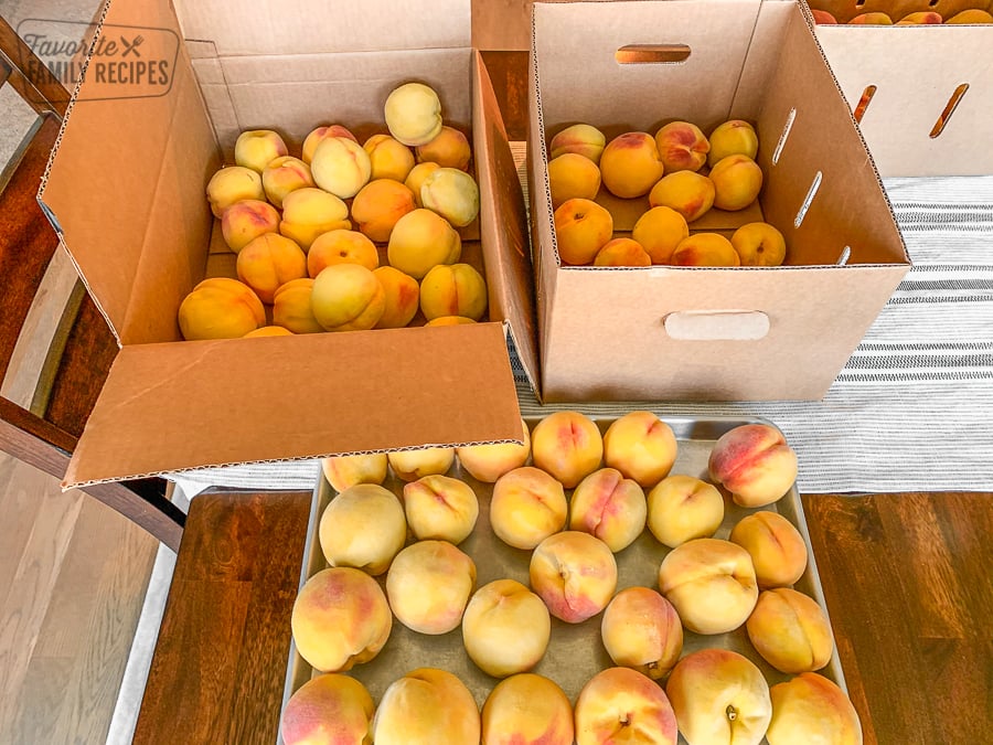 Peaches in boxes. 