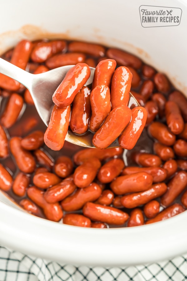 https://www.favfamilyrecipes.com/wp-content/uploads/2021/01/Crock-Pot-Lil-Smokies-7.jpg