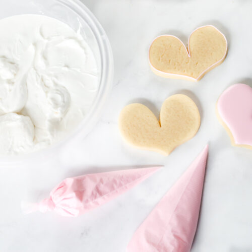 How to Frost Cookies like a Pro using Canned Frosting