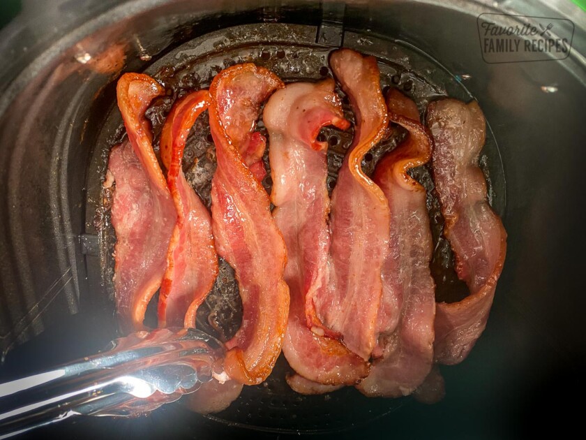 Turning bacon halfway through cooking in the air Fryer
