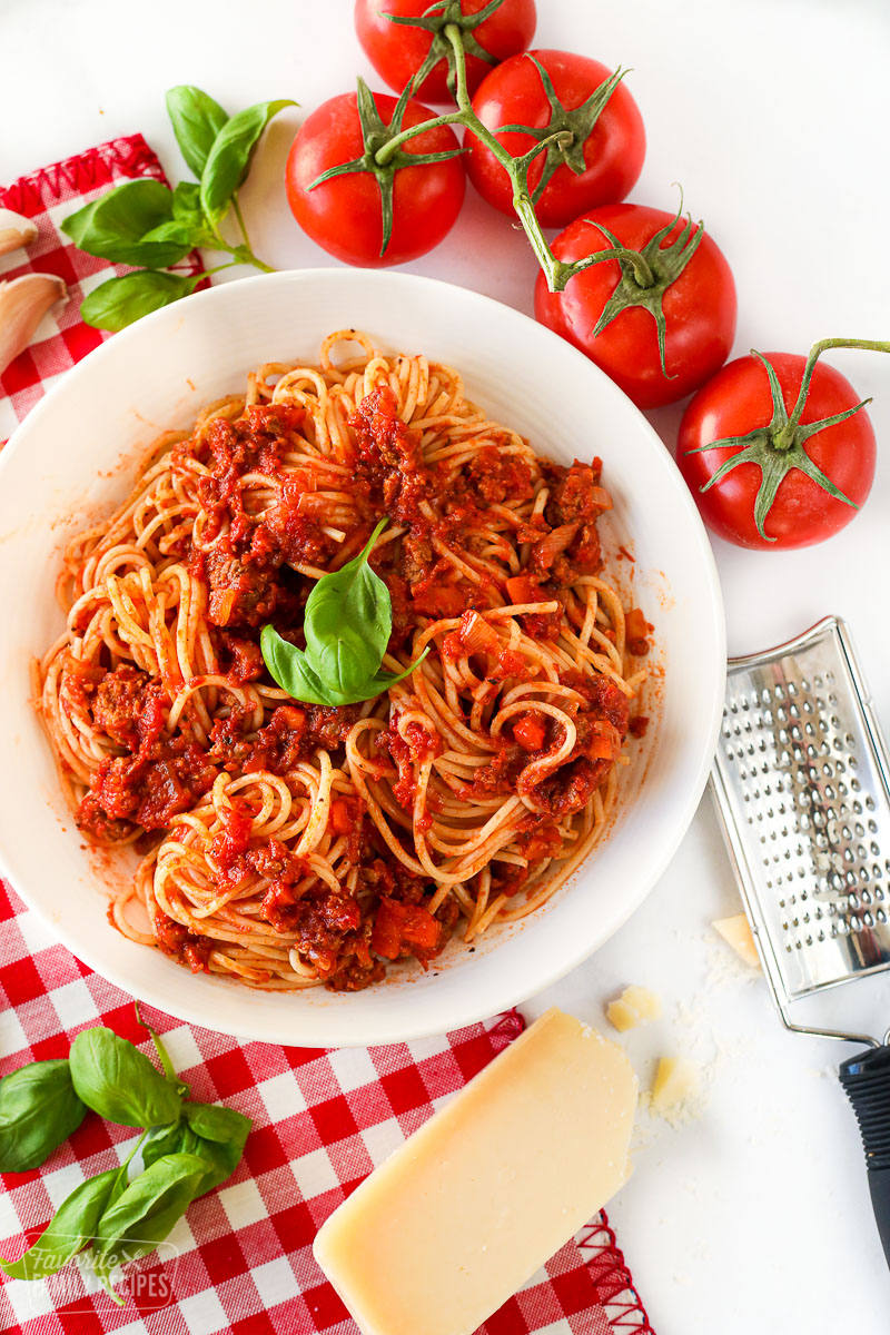 Authentic Italian Spaghetti (Recipe straight from Italy!)