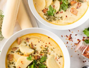 Crock Pot Zuppa Toscana in two bowls
