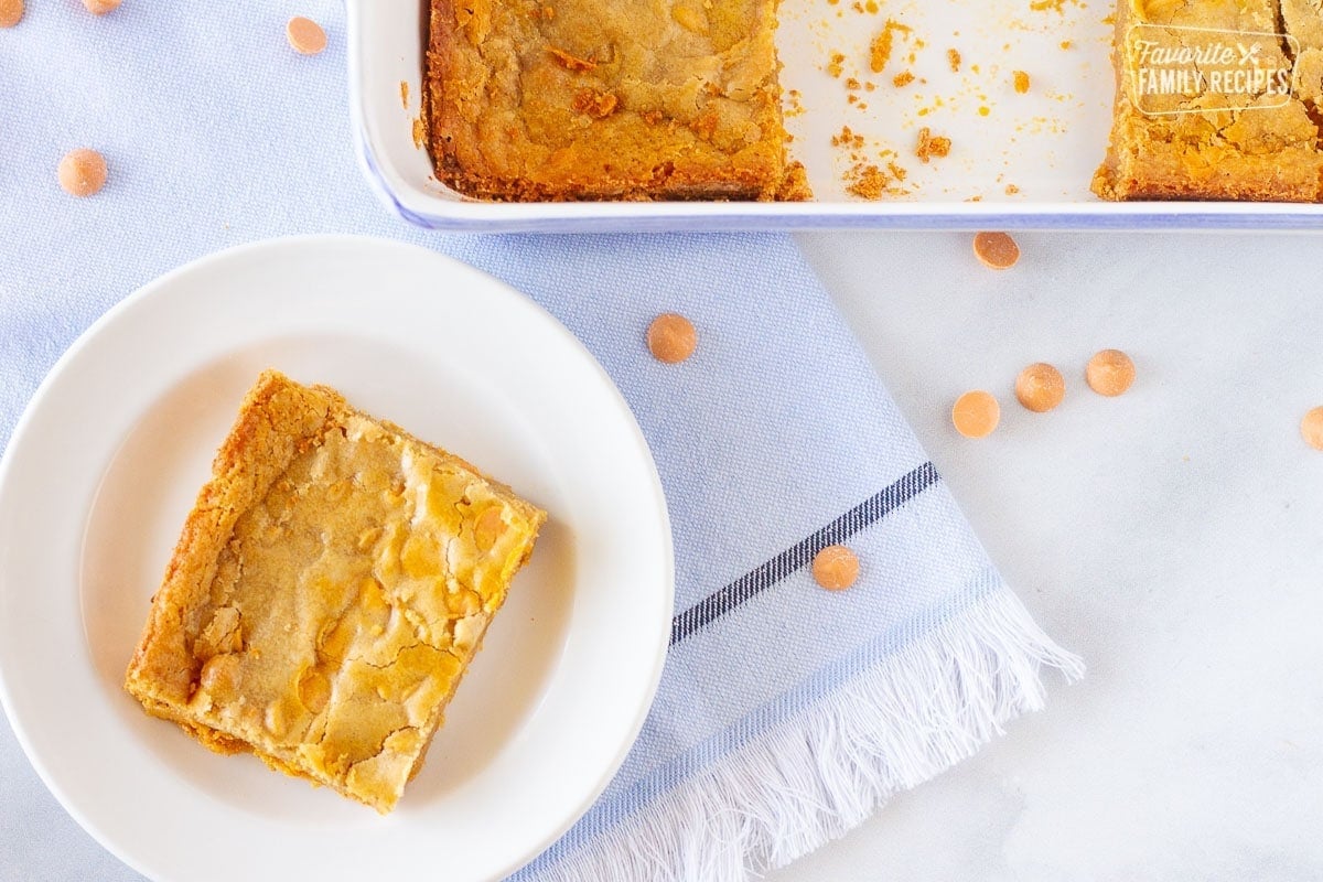 Slice of plain Applebees Maple Butter Blondies.