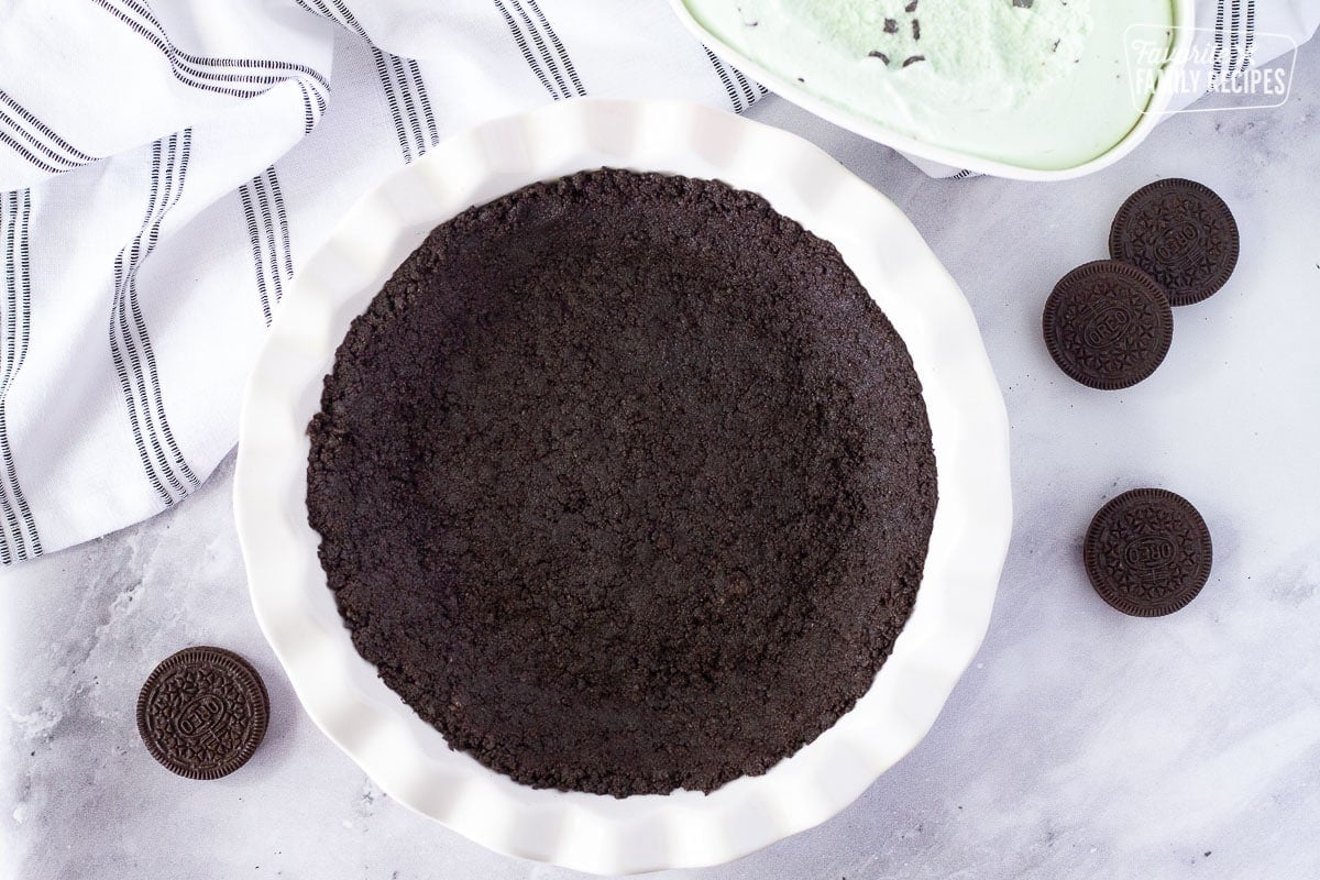 Oreo Grasshopper Pie crust.