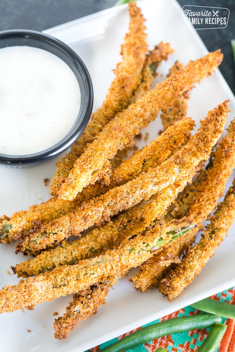 Air fryer green beans on a platter