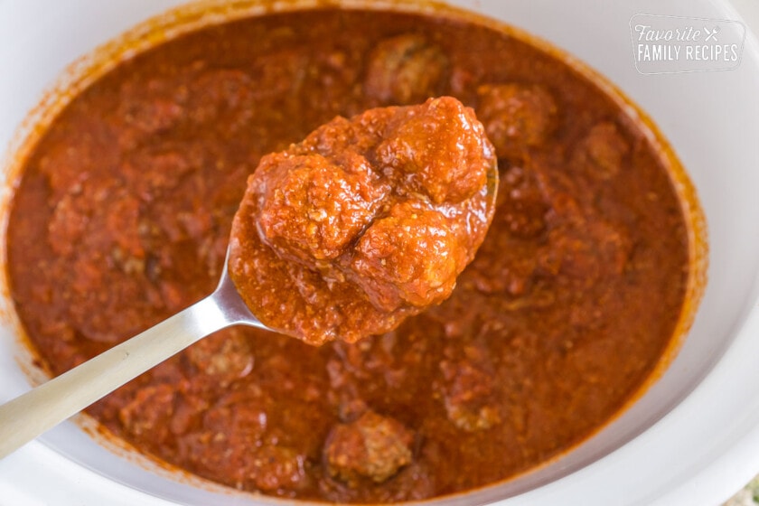 Crockpot Meatball Recipe (easy recipe with simple ingredients)