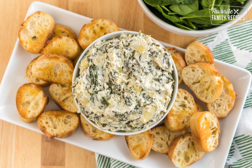 Crockpot Spinach Artichoke Dip (easy and delicious appetizer)
