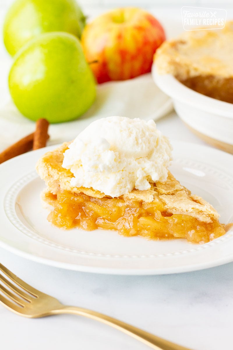 Classic Apple Pie Recipe - Savory Nothings
