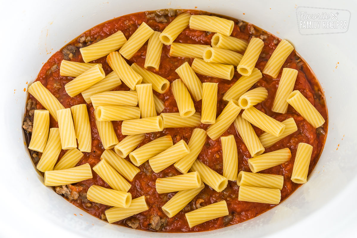 Noodle layer in crockpot pizza casserole