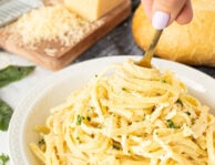 Fork spinning Creamy Garlic Noodles.