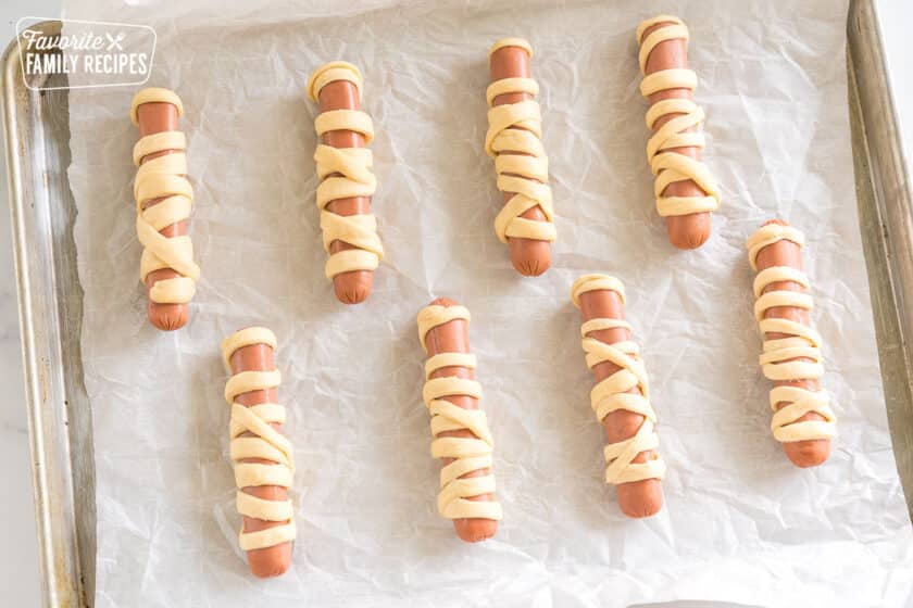 hot dogs wrapped in crescent roll dough to look like mummies