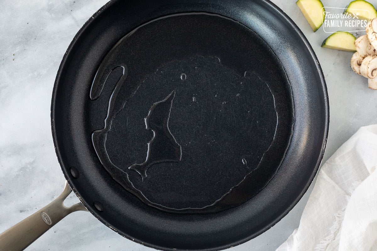 Skillet with hot oil.