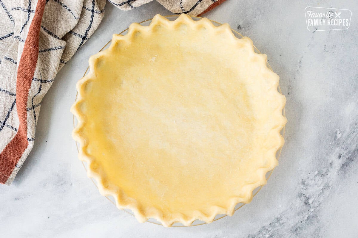 Unbaked pie crust for a pumpkin pie recipe