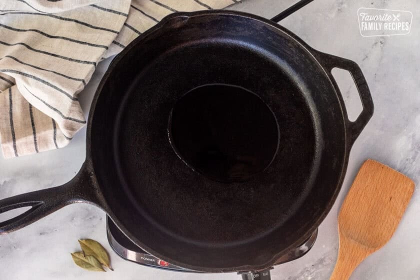 Skillet with hot oil.